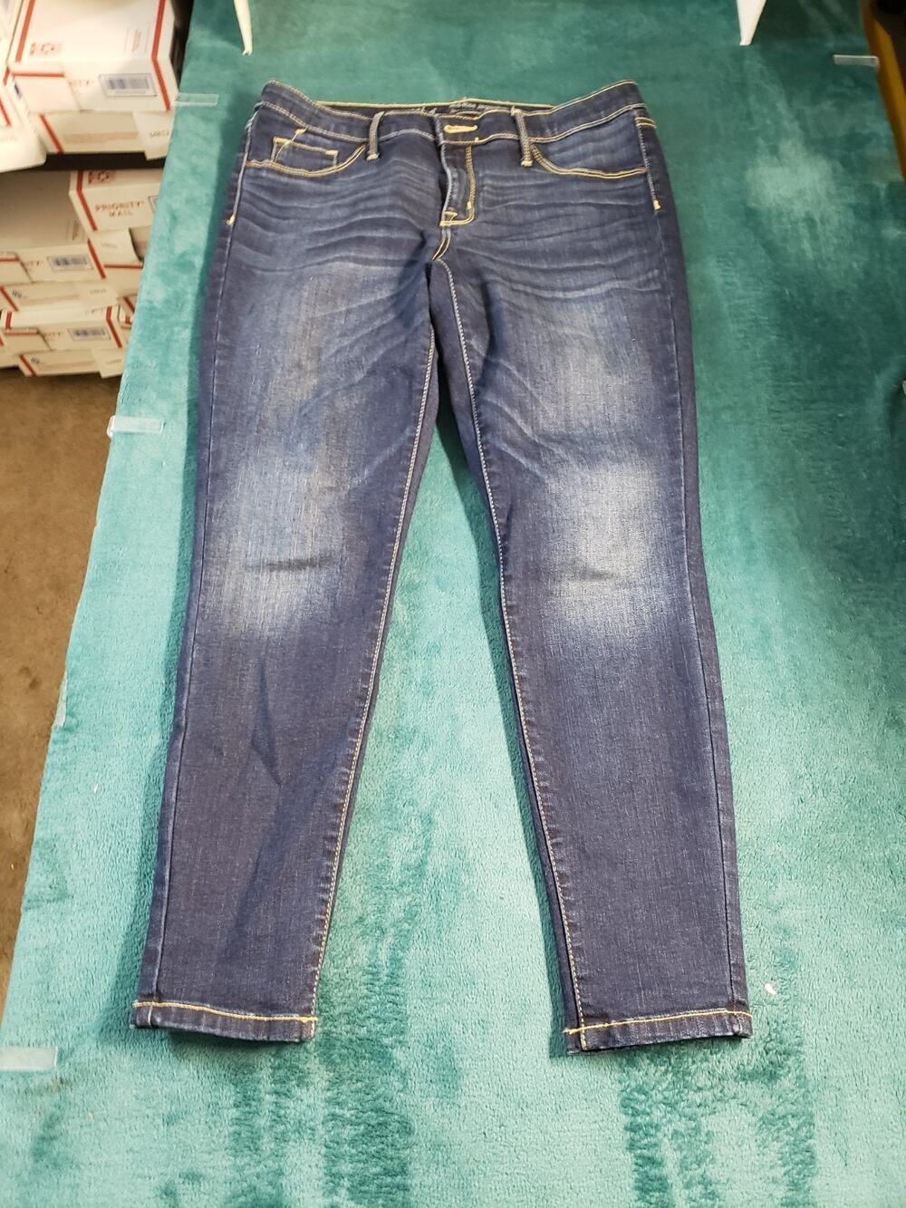 Mossimo Jeans Size 10 Short Women Blue Stretch Pants Denim Mid Rise Jegging